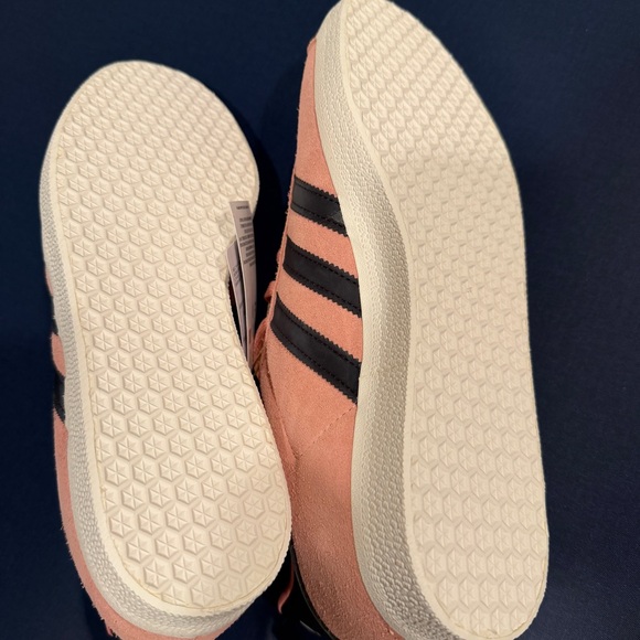 Adidas Gazelle Pink and Black Sneakers Mens Size 9 NWT - Picture 7 of 10